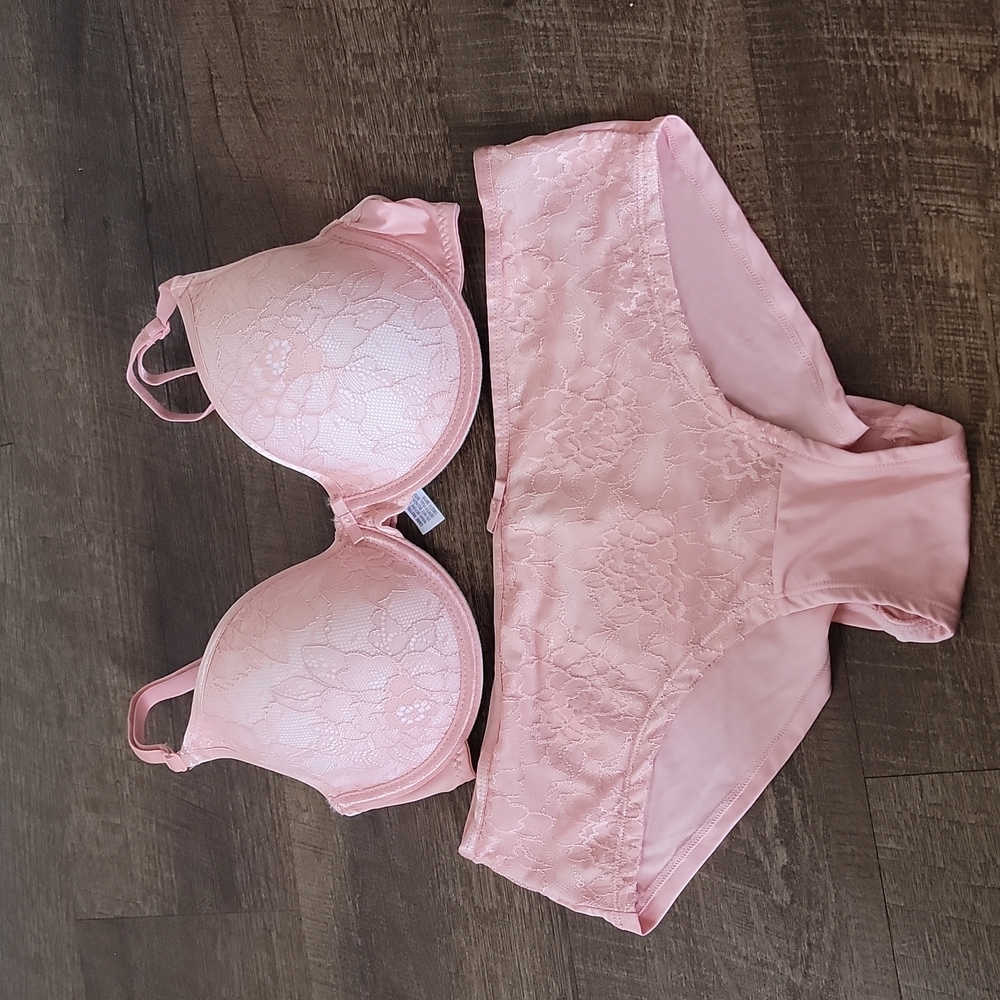 Bra and underwear set